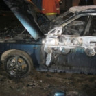В пензенском поселке Зиф девять человек тушили горящий автомобиль