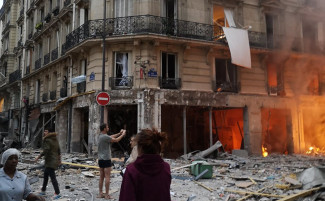В центре Парижа произошел мощный взрыв 