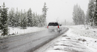 Осторожнее на дорогах! МЧС предупреждает пензенцев о метели и снежных заносах