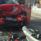 Жесткое лобовое столкновение на Урицкого в Пензе: пострадавших увезли на «скорой»