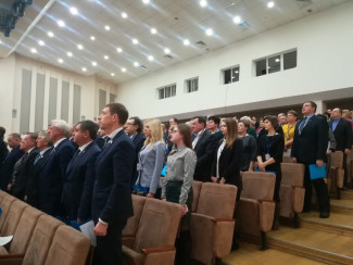 Единороссы внесут изменения в устав партии