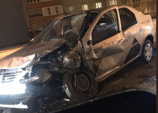 Страшная авария в Пензе: «Audi» и авто «Яндекс.Такси» превратились в груды металла