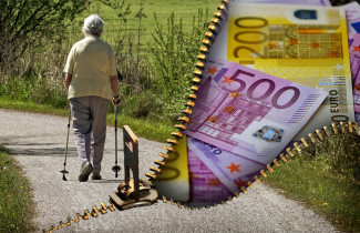 Пенсионерка из Пензенской области потеряла деньги, надеясь получить подарок от банка