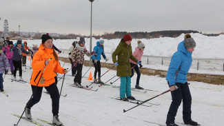 В Спутнике прошли массовые лыжные старты