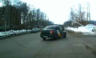 Безумный таксист, маневры прибыльности: водитель «Яндекса» намеренно подставил машину под удар