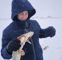 Пензенский актер Антон Макарский поделился впечатлениями от зимней рыбалки 