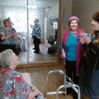 В Пензе с 8 Марта поздравили одиноких пожилых женщин