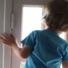 В Пензе ребенок закрыл мать на балконе