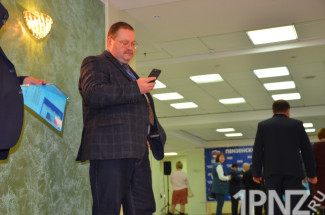 Мельниченко возглавил делегацию сенаторов в КНДР