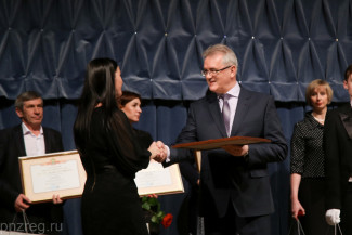 Губернатор Пензенской области отметил наградами лучших работников культуры