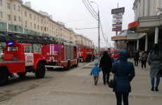 На весь центр города стоит запах дыма - очевидец о пожаре в пензенском «Пассаже»