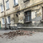 На улице Калинина в Пензе частично обрушилась стена жилого дома
