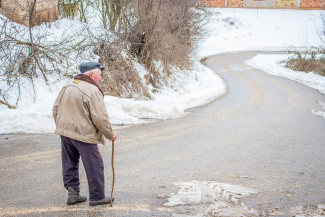 В Пензенской области два молодых уголовника обокрали 83-летнего старичка