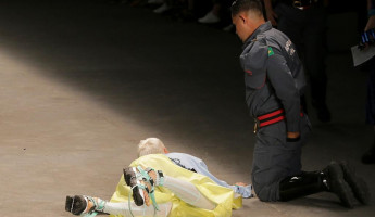 В Бразилии мужчина-модель умер после падения на подиуме