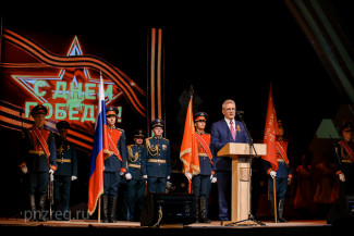 Иван Белозерцев поздравил пензенских ветеранов с наступающим праздником