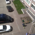 На улице Измайлова в Пензе из окна многоэтажки выпала женщина