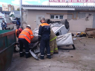 Пензенца, пострадавшего в ДТП на Гагаринском мосту, вытаскивали из машины прохожие