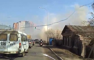 В центре Пензы загорелся жилой дом