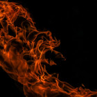 «Ожоги головы и спины». При пожаре в Тамале серьезно пострадал мужчина