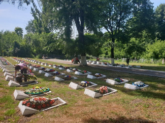 В Пензе на Митрофаньевском кладбище привели в порядок могилы солдат