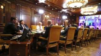 Губернаторы пожаловались Медведеву на сложности финансирования национальных проектов