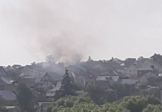 Черный дым над Бугровкой. Пензенцев обеспокоил пожар в частном секторе