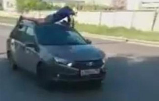 В Пензе оштрафовали водителя «Яндекс.Такси», прокатившего мужчину на крыше