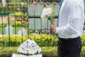 Жительница Пензы перевела деньги на похороны лже-мертвецу 
