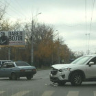 В Пензе жестко столкнулись кроссовер и легковушка