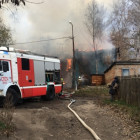 С пожаром на улице Карпинского в Пензе боролись 24 человека