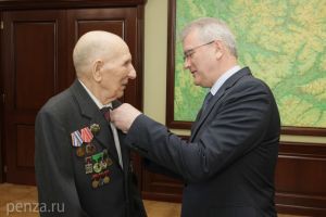 Белозерцев наградил бывшего директора ЦПКиО знаком «Во славу земли Пензенской» 