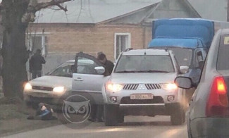 На улице Ростовской в Пензе пешеход попал под колеса машины