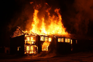 В Пензенской области огонь уничтожил жилой дом