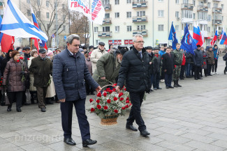 Губернатор Пензенской области возложил цветы к стеле «Слава Героям»