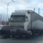 Жесткое ДТП в Пензе: фура врезалась в легковушку