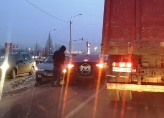 В Пензе одна из улиц встала в пробке из-за ДТП