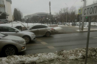 Авария возле Областного суда парализовала движение в центре Пензы