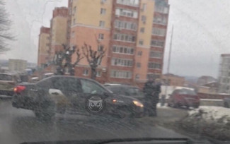 В Пензе улица Володарского встала в пробке из-за ДТП с «Яндекс.Такси»