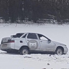 В Пензенской области оказалась в кювете отечественная легковушка