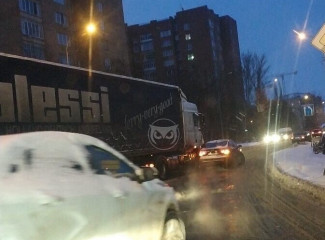 Авария в Пензе парализовала улицу Урицкого