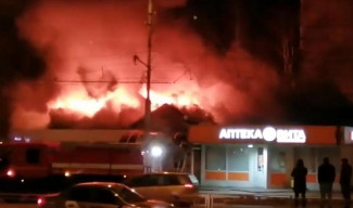 Крупный пожар возле пензенского ТЦ «Онежский» попал на видео