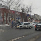 В жестком ДТП на улице Металлистов в Пензе изуродовало легковушку