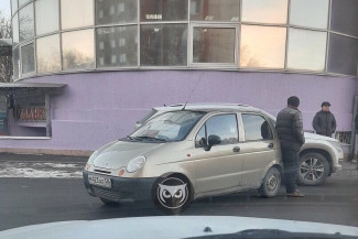 Возле пензенского автовокзала попали в аварию две легковушки
