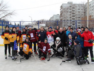 В Ленинском районе Пензы выявили лучшую хоккейную команду