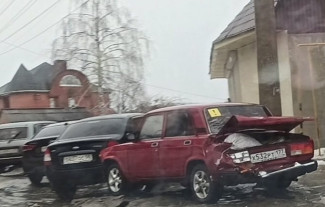 В Пензе пьяный водитель устроил серьезную аварию и уехал