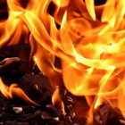 В Пензе на улице Мира огонь уничтожил Mercedes