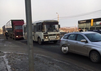 В Пензе автобус столкнулся с легковушкой на федеральной трассе