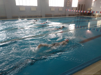 В Пензе Спартакиада по плаванию объединила более 150 школьников