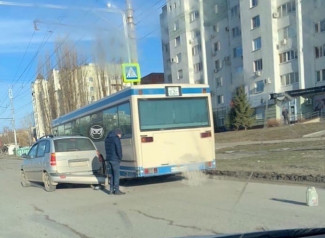 В пензенском микрорайоне Арбеково угодил в ДТП пассажирский автобус