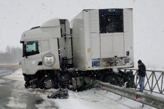 Под Пензой огромная фура угодила в серьезное ДТП